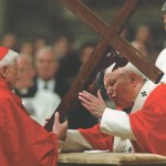 1 Via Crucis di Papa Giovanni  Paolo II  del 9 aprile 2004 con il Card.  Joseph Ratzinger