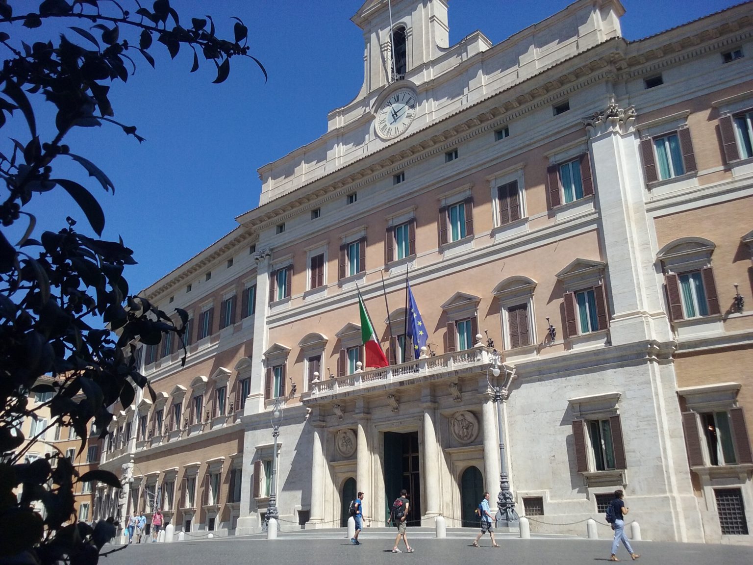 75° anniversario della Repubblica Italiana IL MIRINO