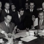 06-E.-Mattei-firma-un-accordo-con-lURSS-1960.