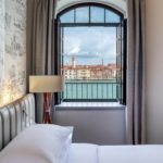 Hilton-Molino-Stucky-Venice_Molino-Tower-Suite_Bedroom