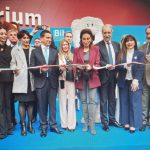 02 Il taglio del nastro d’apertura,la Ministra D. Santanchè, i Presidenti di Regione V. Bardi, A. Fontana e altri Rappresentanti